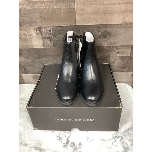 Naturalizer Size 7.5M Black Leather Bay Weatherproof Ankle Bootie Classy LB7-9 - Picture 2 of 12